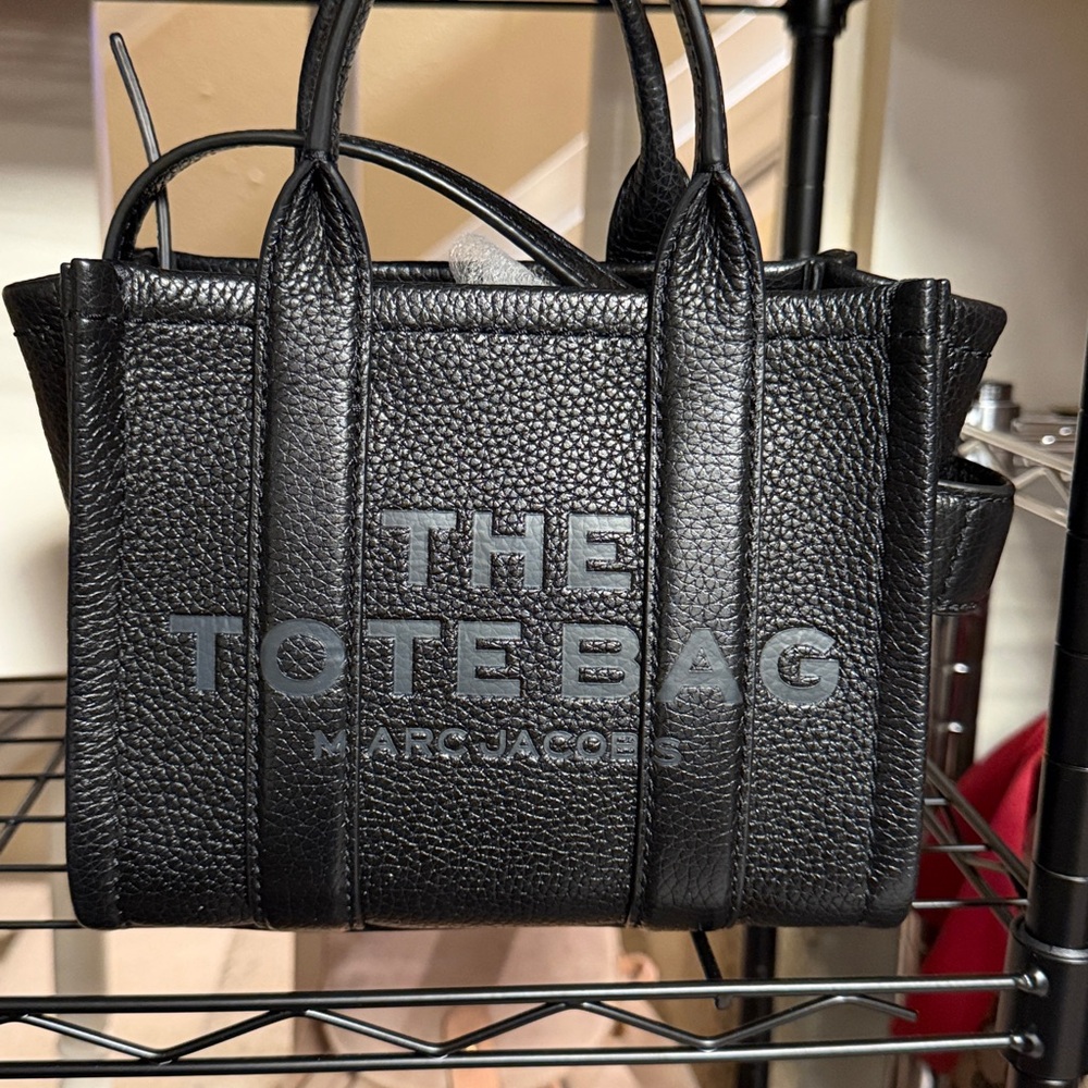 Marc Jacobs Black Leather mini 2 way Tote
NWOT. Top Tier quality!! - Picture 1 of 4